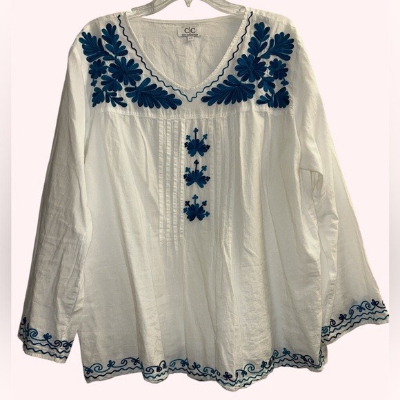 CC Boutique Tops - Women's White & Blue Embroidered Top, 100% Cotton  P2p 24" Length 26.5" SIZE 2X